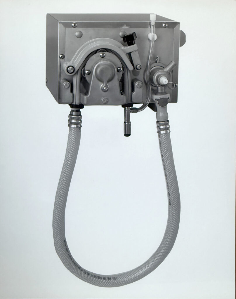 1993: The patented Mix Transfer Pump system dramatically reduced cleaning times while improving product consistency.